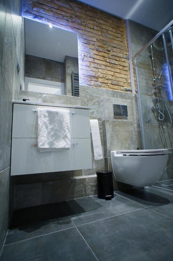 קטוביץ Modern Apartment In The City Center מראה חיצוני תמונה