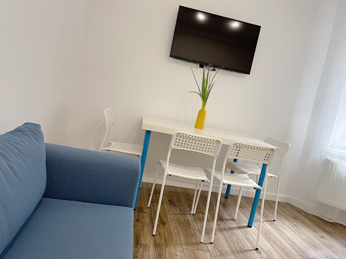קטוביץ Modern Apartment In The City Center מראה חיצוני תמונה